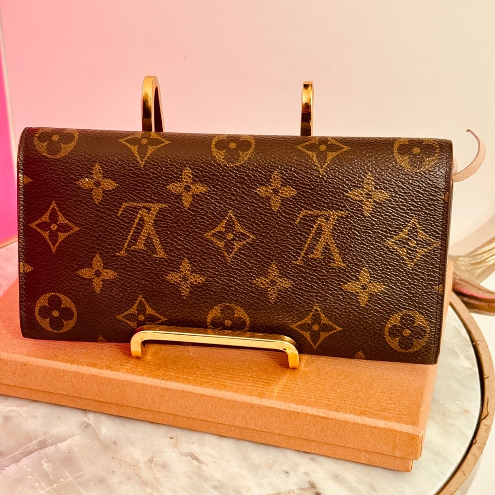 Louis Vuitton Brown Monogram Women's Bag - Picture 12 of 16